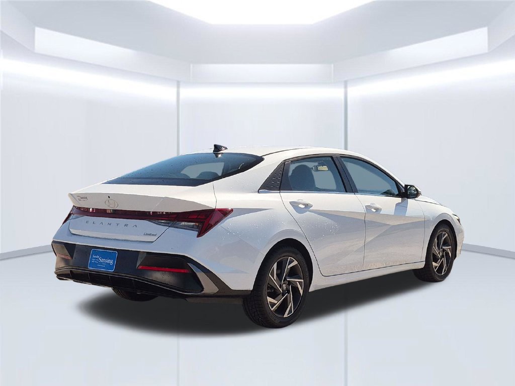 Used 2025 Hyundai Elantra Limited FWD image 6