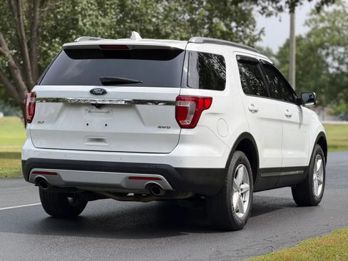 Used 2016 Ford Explorer XLT AWD/4WD image 5