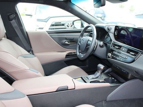 Certified 2025 Lexus ES 350 w/ Premium Package FWD image 5