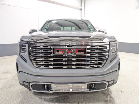 Used 2025 GMC Sierra 1500 Denali w/ Denali Reserve Package AWD/4WD image 8
