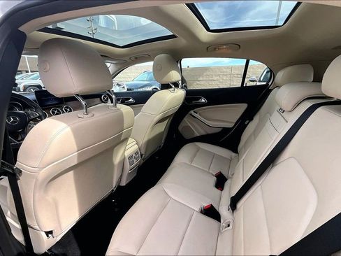 Used 2019 Mercedes-Benz GLA 250 GLA 250 image 16