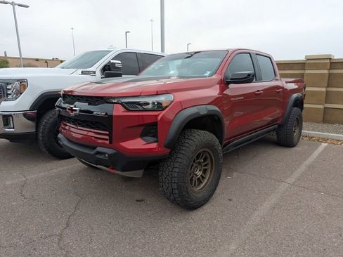 Used 2024 Chevrolet Colorado ZR2 w/ ZR2 Convenience Package III image 2