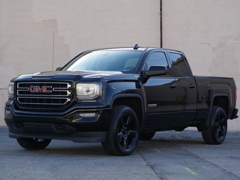 Used 2017 GMC Sierra 1500 SLE w/ SLE Value Package AWD/4WD image 1