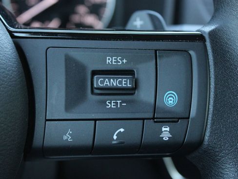 Used 2023 Nissan Rogue SV AWD/4WD image 31