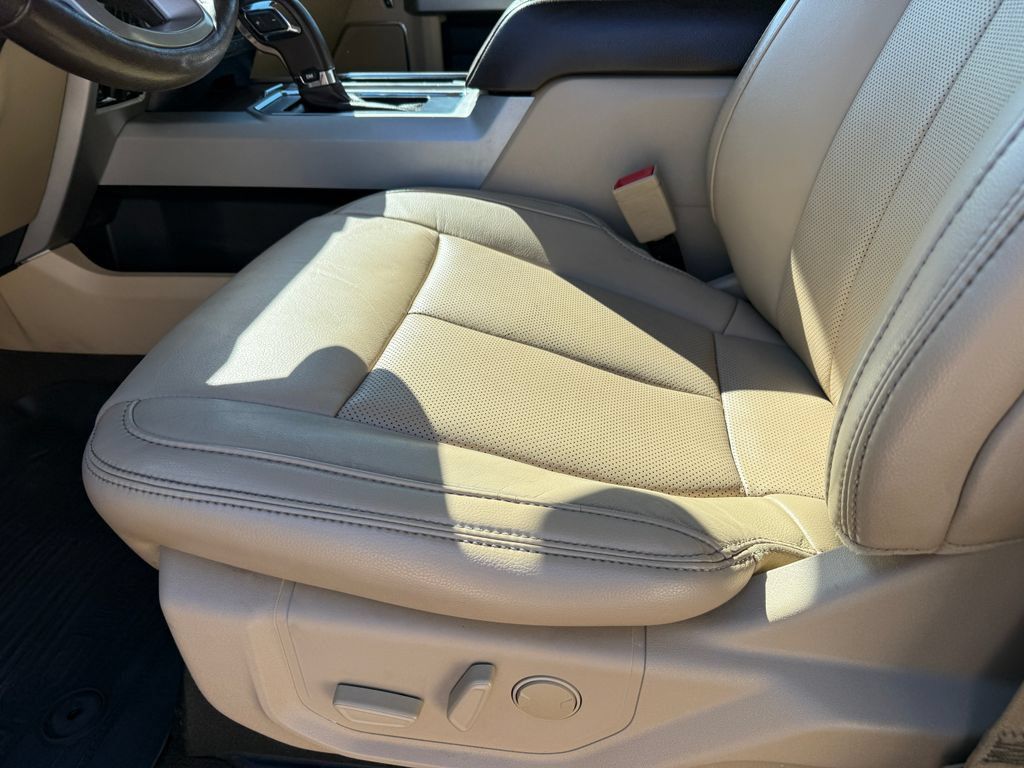 Used 2019 Ford F150 Lariat w/ Equipment Group 502A Luxury AWD/4WD image 26