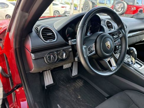 Used 2024 Porsche 718 Boxster GTS RWD image 17