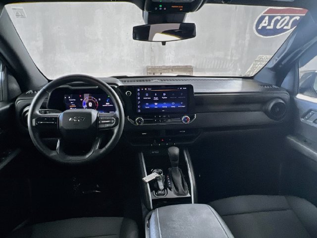 Used 2024 Chevrolet Colorado Trail Boss w/ Technology Package AWD/4WD image 28
