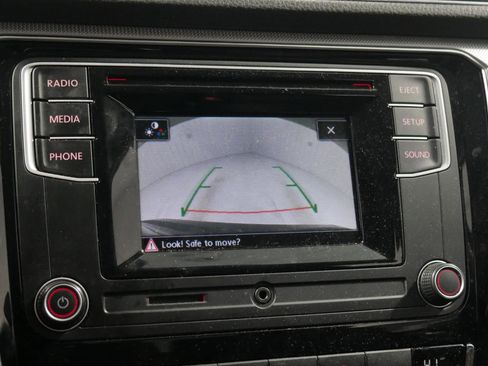 Used 2017 Volkswagen Passat 1.8T S image 22