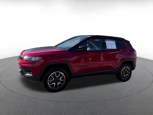 Used 2025 Jeep Compass Trailhawk image 8