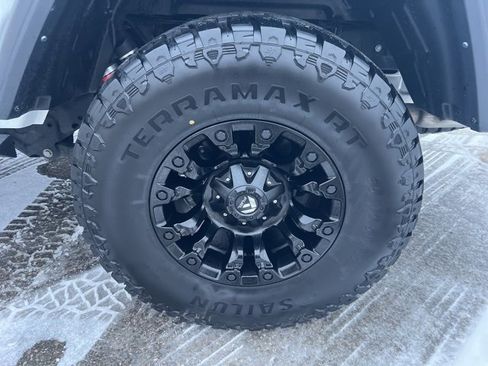 Used 2024 Jeep Gladiator Mojave w/ Technology Group image 36