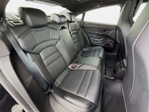 Used 2022 Porsche Taycan image 29