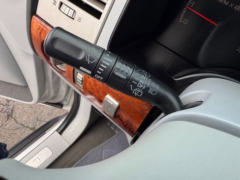 Used 2004 Lincoln Navigator Luxury image 30