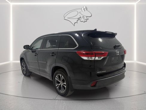 Used 2018 Toyota Highlander Plus image 3