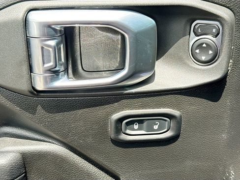 Used 2023 Jeep Wrangler Unlimited Rubicon 4xe w/ Cold Weather Group AWD/4WD image 19