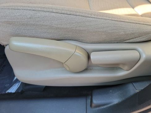 Used 2018 Honda Pilot LX image 19