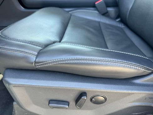 Used 2025 Ford Expedition Platinum AWD/4WD image 23