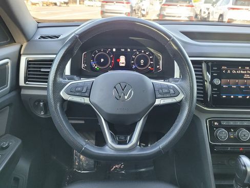 Used 2023 Volkswagen Atlas Cross Sport SEL R-Line AWD/4WD image 17