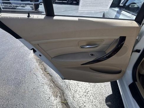 Used 2014 BMW 320i xDrive Sedan AWD/4WD image 23