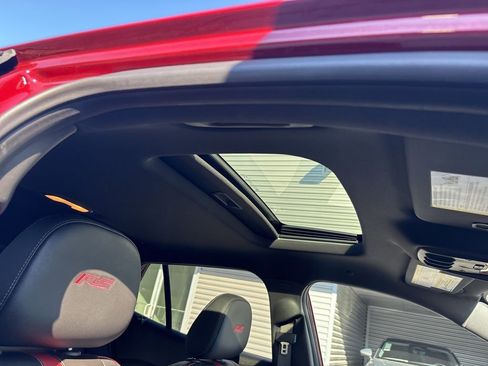 Used 2025 Chevrolet Trax RS w/ Sunroof Package image 18