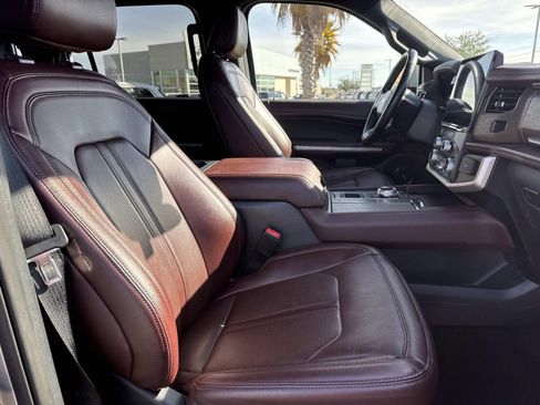Used 2024 Ford Expedition Limited image 14