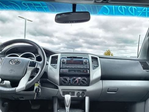 Used 2012 Toyota Tacoma PreRunner image 28