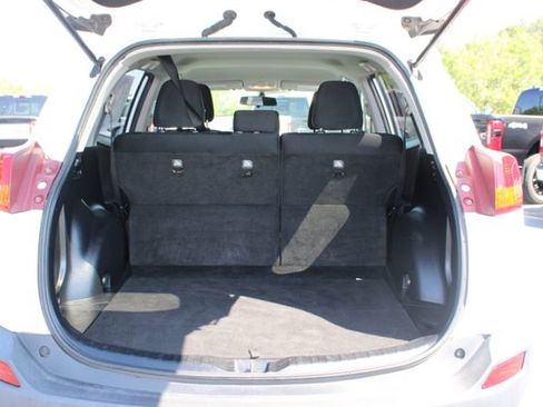 Used 2015 Toyota RAV4 LE AWD/4WD image 13
