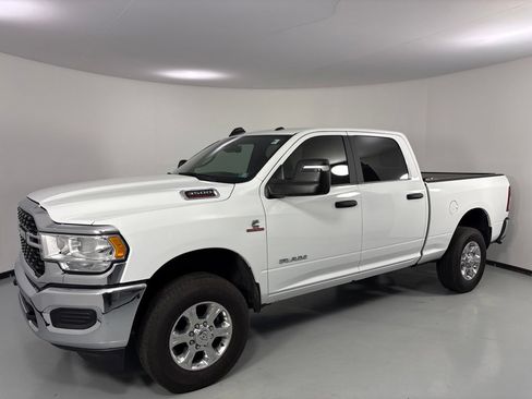 Used 2024 RAM 3500 Big Horn AWD/4WD image 3