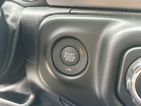 Used 2020 Jeep Wrangler Sport image 18