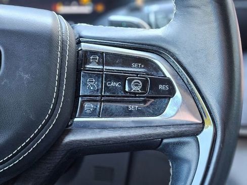 Used 2022 Jeep Grand Cherokee L Overland w/ Advanced Protech Group III image 18