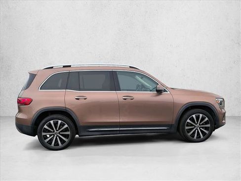 Used 2022 Mercedes-Benz GLB 250 4MATIC image 5
