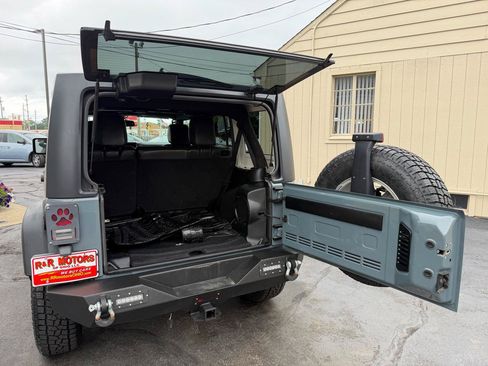 Used 2014 Jeep Wrangler Unlimited Sport w/ Quick Order Package 24S AWD/4WD image 11