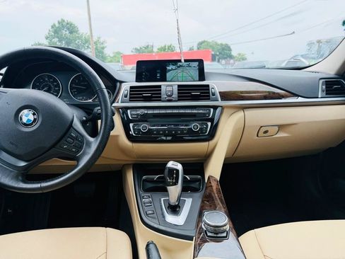 Used 2017 BMW 320i xDrive Sedan AWD/4WD image 9