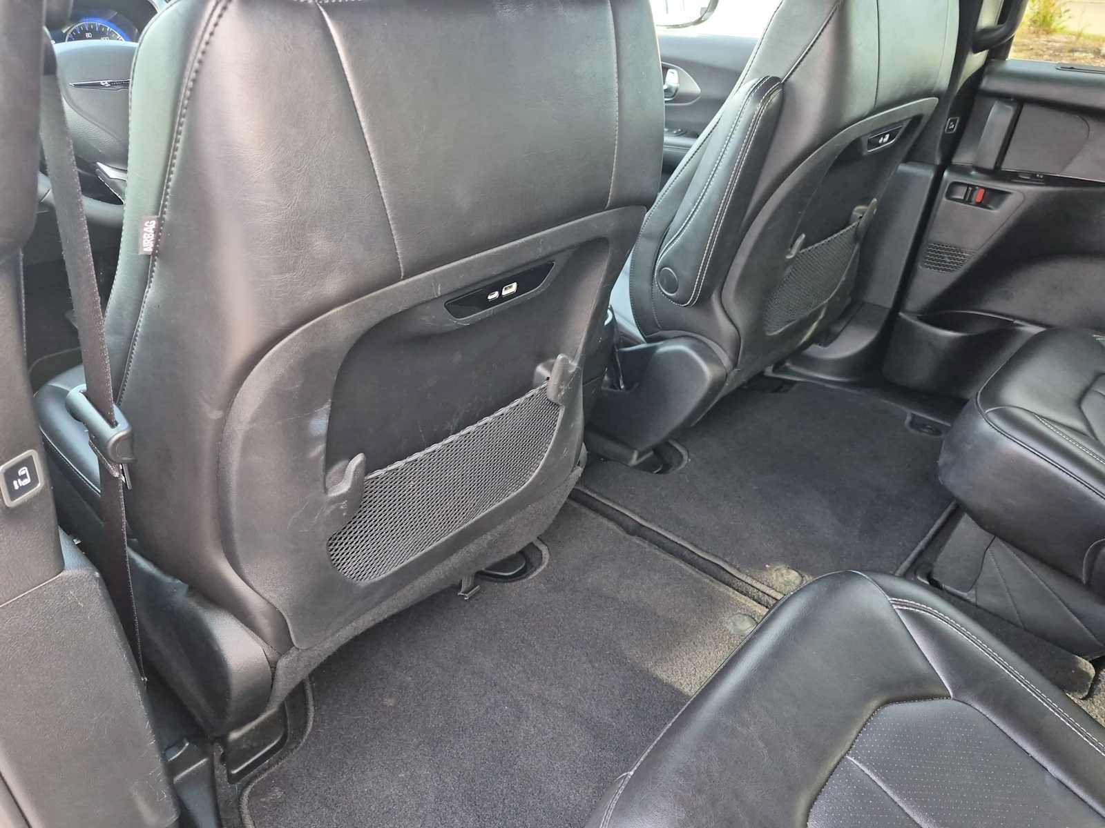 Used 2026 Chrysler Pacifica Select FWD image 18
