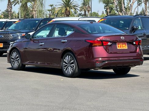 Used 2025 Nissan Altima 2.5 SV FWD image 5