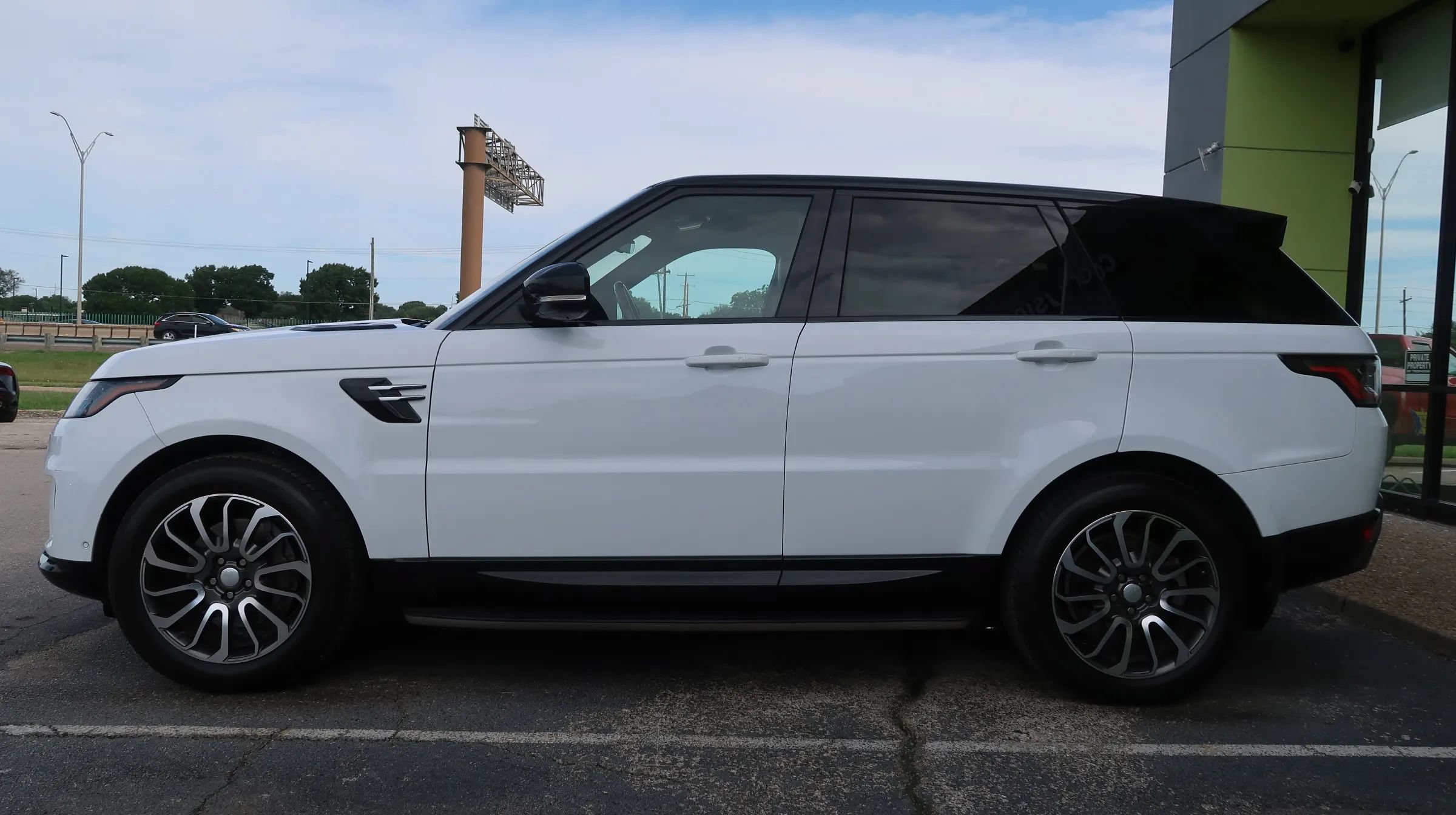 Used 2018 Land Rover Range Rover Sport HSE AWD/4WD image 7