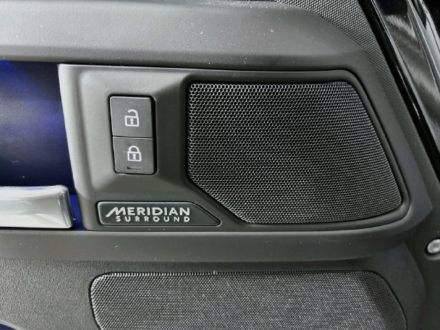 New 2026 Land Rover Defender 110 X-Dynamic SE AWD/4WD image 19