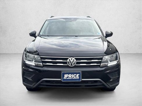 Used 2019 Volkswagen Tiguan SE FWD image 2
