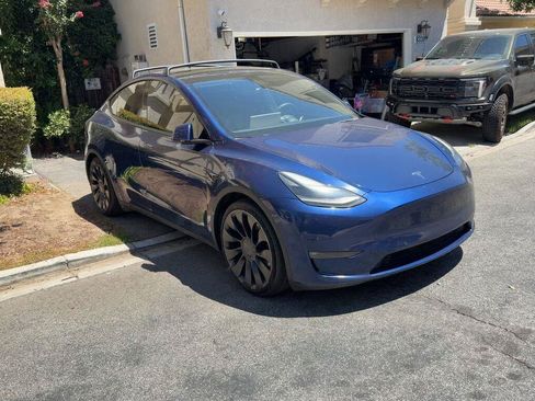 Used 2022 Tesla Model Y Performance AWD/4WD image 2