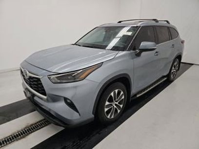 Used 2023 Toyota Highlander XLE