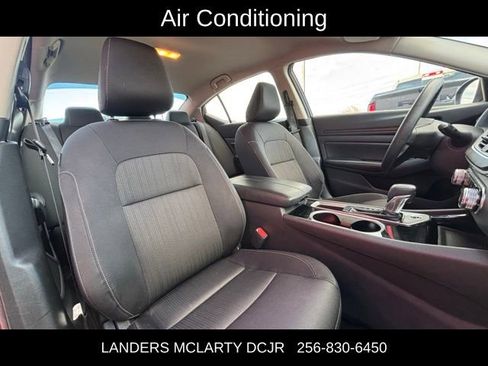 Used 2024 Nissan Altima 2.5 SV image 11
