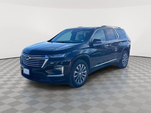 Used 2023 Chevrolet Traverse Premier image 3