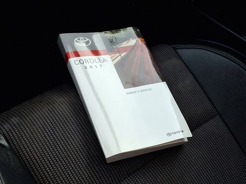 Used 2017 Toyota Corolla SE image 25