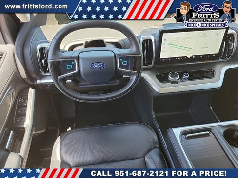 Certified 2025 Ford Expedition Platinum w/ Driver's Package AWD/4WD image 4