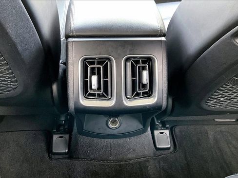 Used 2024 Kia Sorento S image 16