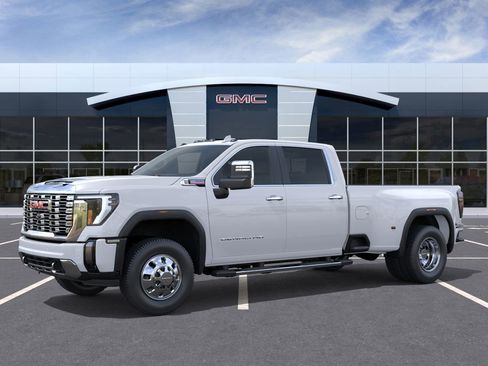 New 2026 GMC Sierra 3500 Denali w/ Denali Reserve Package image 2