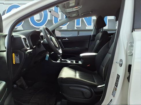 Used 2019 Kia Sportage LX image 11