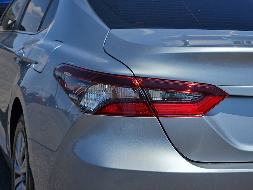 Used 2023 Toyota Camry LE FWD image 9