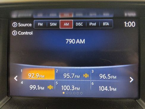 Used 2018 Nissan Pathfinder SL AWD/4WD image 25
