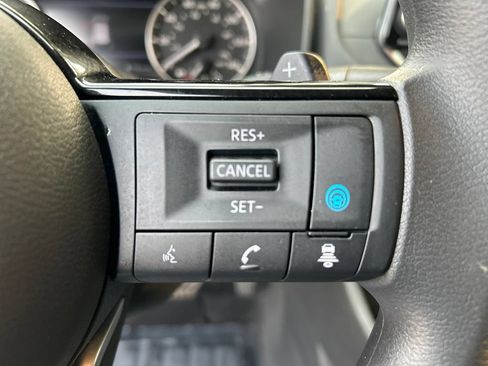 Used 2023 Nissan Rogue SV AWD/4WD image 19