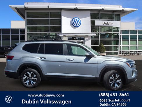 Used 2024 Volkswagen Atlas SE FWD image 3